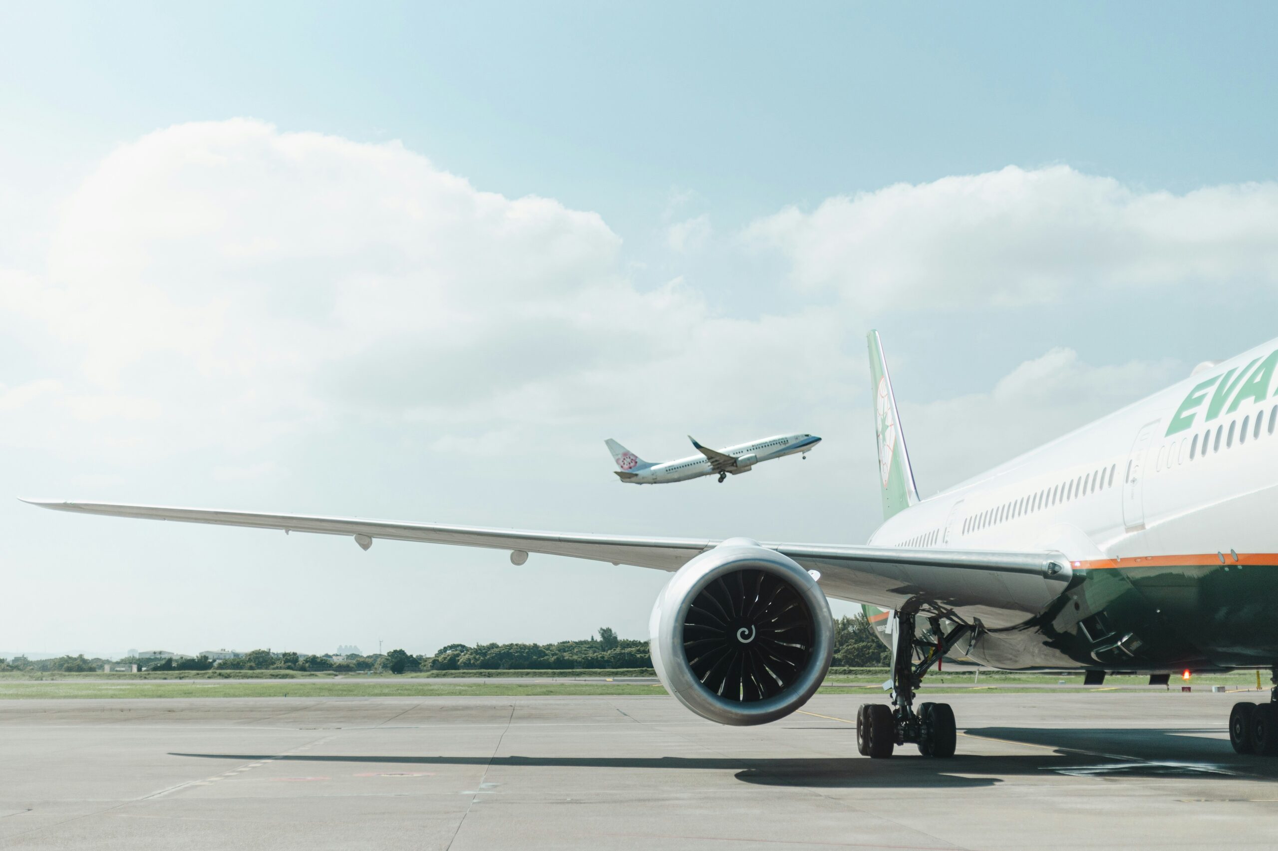 edward lawrence tot6nhunero unsplash