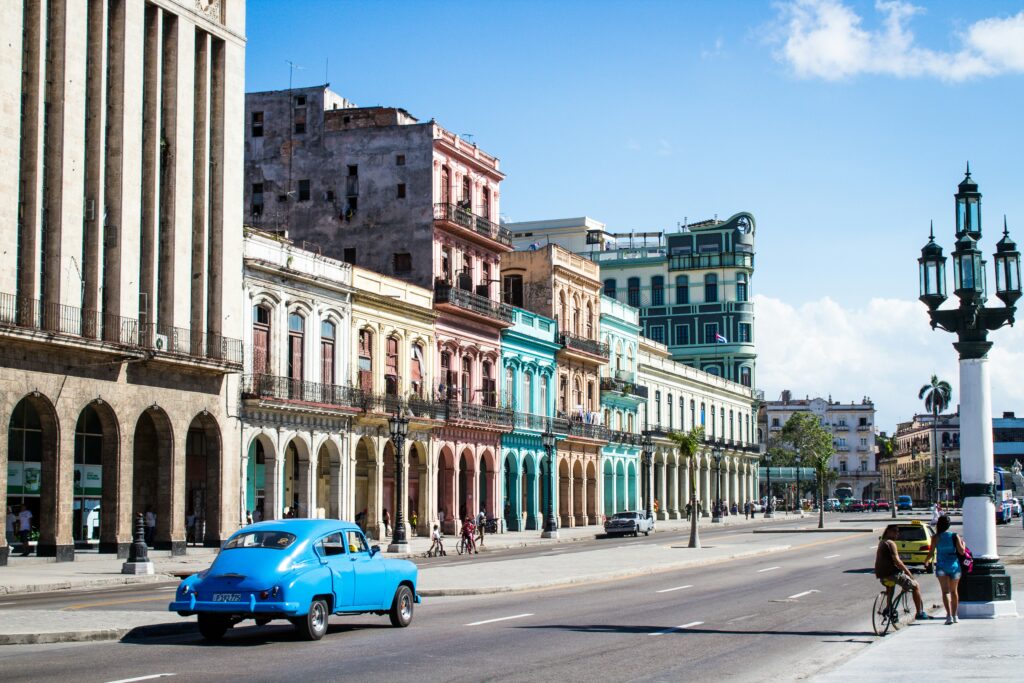 louis renaudineau 8suza2hcdl4 unsplash